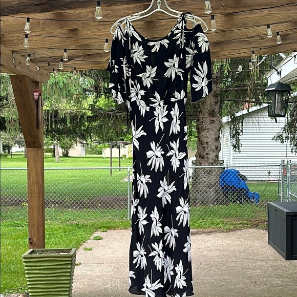 Navy & White Cutout Shoulder Maxi Dress with Tie Shoulders Women’s Large Sheer - Picture 4 of 12